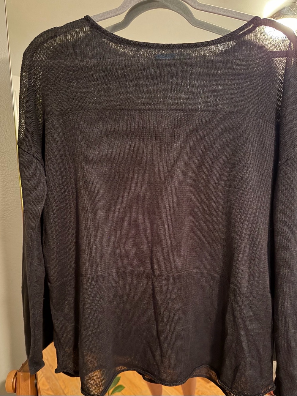 Alice and Olivia Black women’s silk Crewneck Sweater